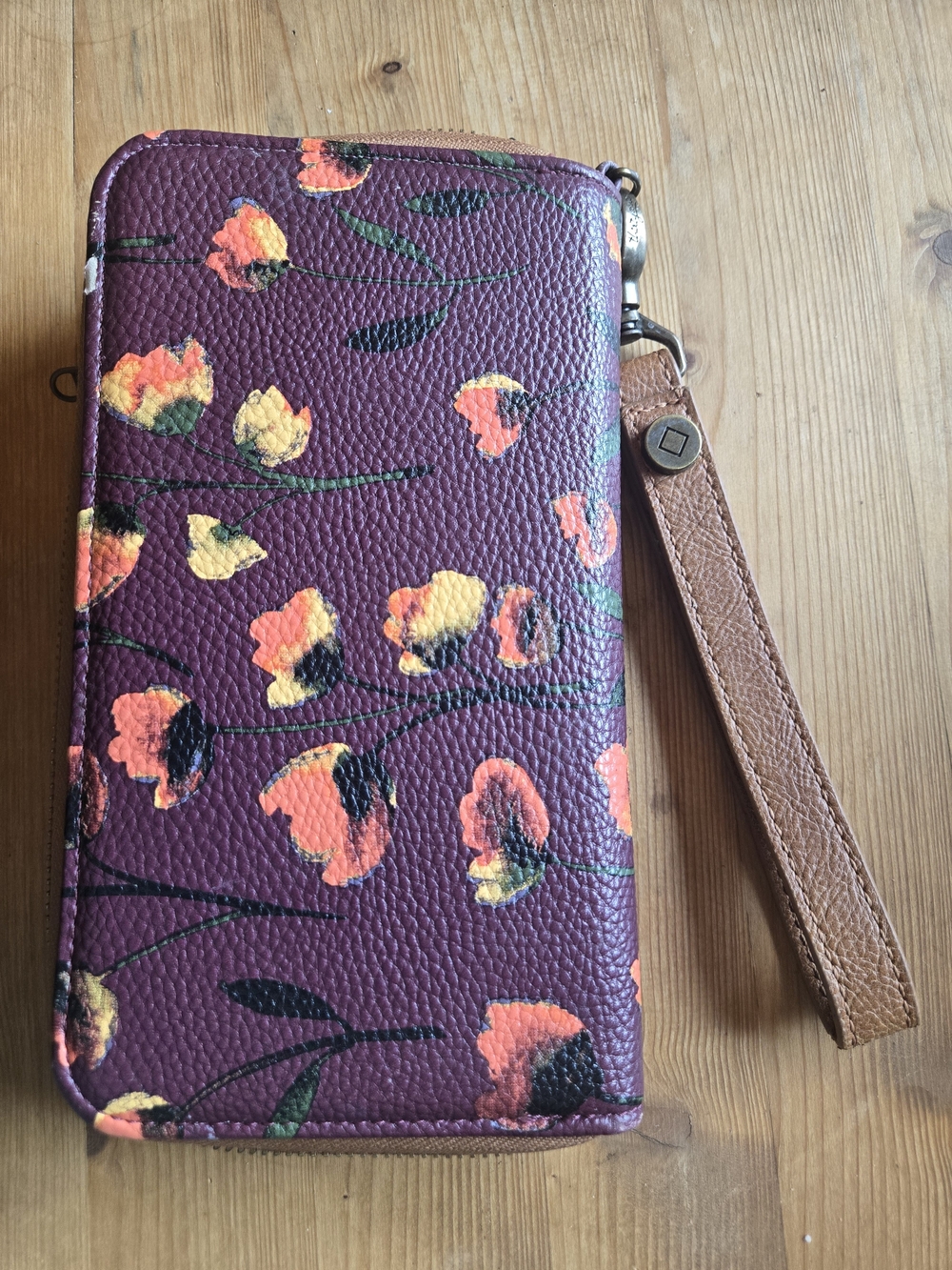 thirty-one Plum Floral Wristlet Wallet with Tan Strap